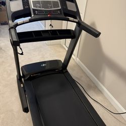 Nordic track Elite 3700 Treadmill. $500. Will Deliver For A Fee. 