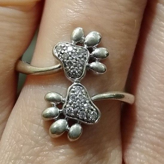 Very Cute Genuine Diamond π Ring Size 6 1/2 πΎ Paw Print!