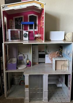 Girl Doll House 