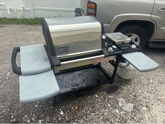 Weber genesis gold propane barbecue grill with tank