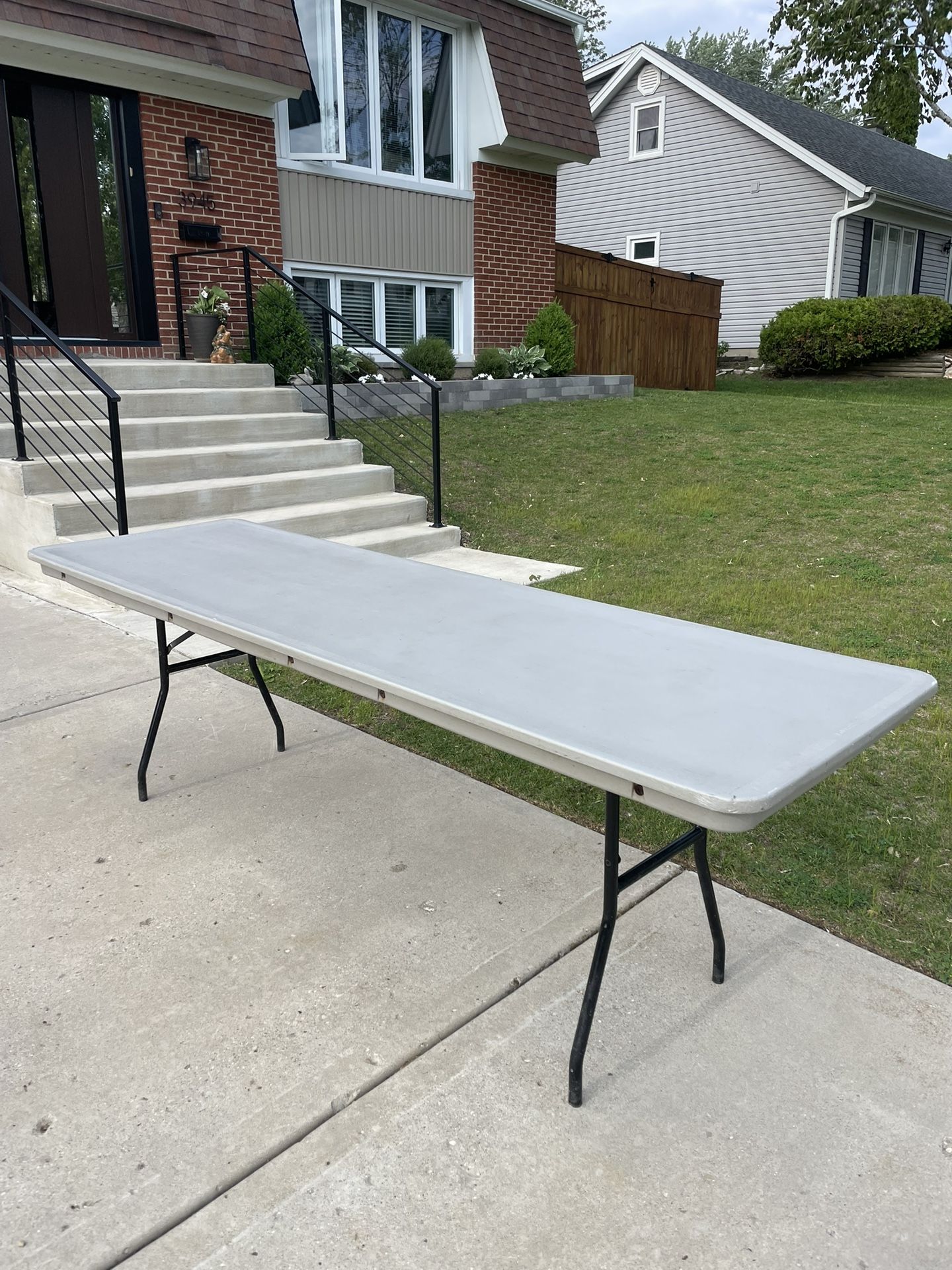 8 Ft Long outdoor/indoor Catering Table