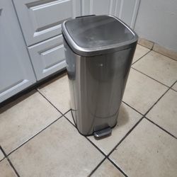 Trash Can 