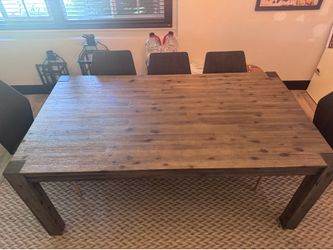 Macy’s Dining Table — Great Condition!