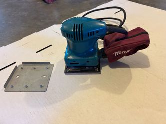 Makita 1/4 Sheet Finishing Palm Sander BO4552 - Complete Factory Kit