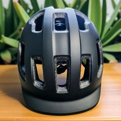 PuckiPuppy Electric Adult Bicycle Helmet *Size 58-62CM* *Brand New*