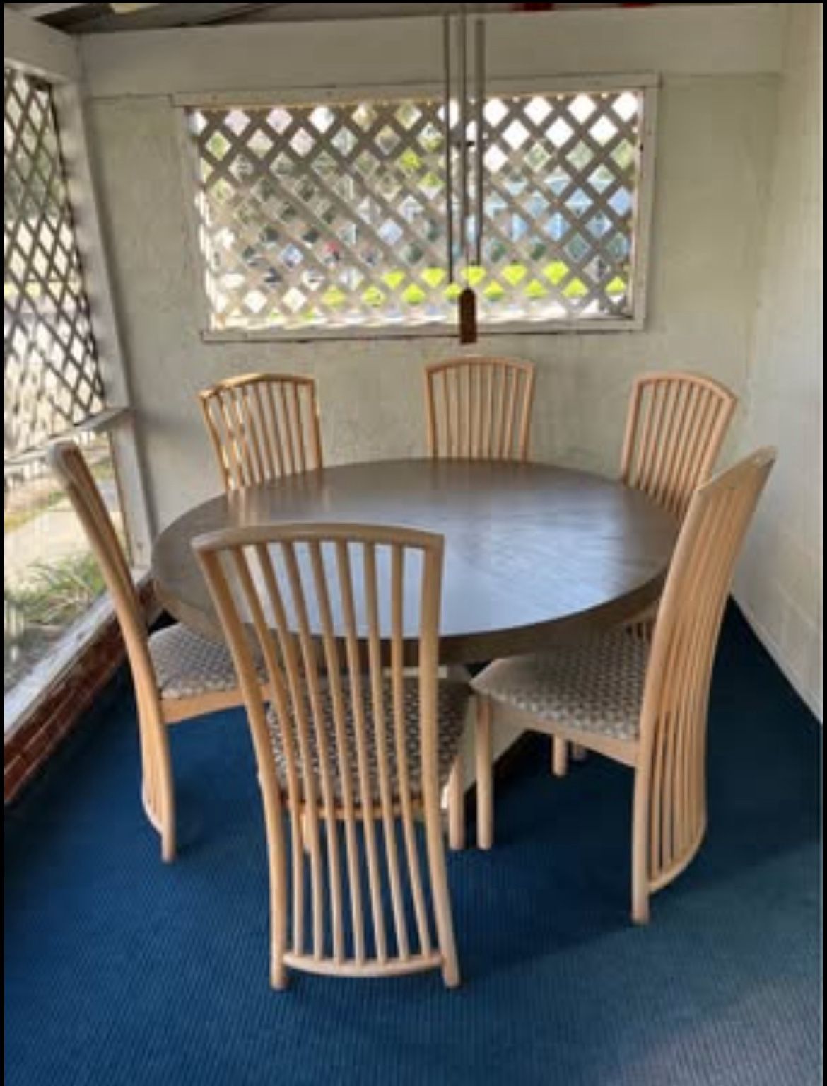 Dining Table And 6 Chairs
