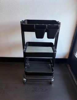 Black Trolly