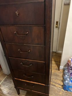 Henredon Tall Chest Drawers