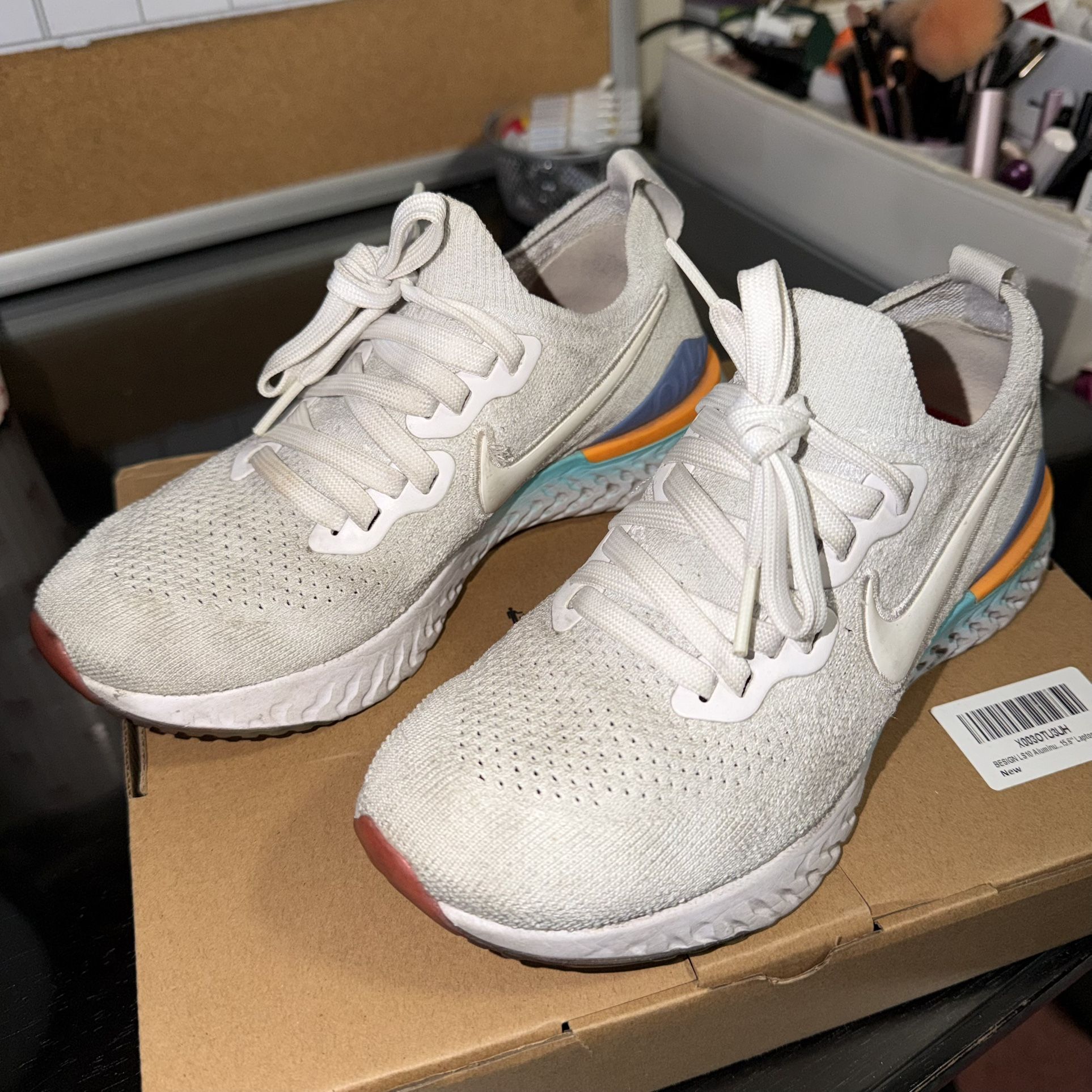 Nike Wmns Epic React Flyknit 2 Sz 6