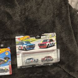 Hot Wheel Datsun 2 Pack 