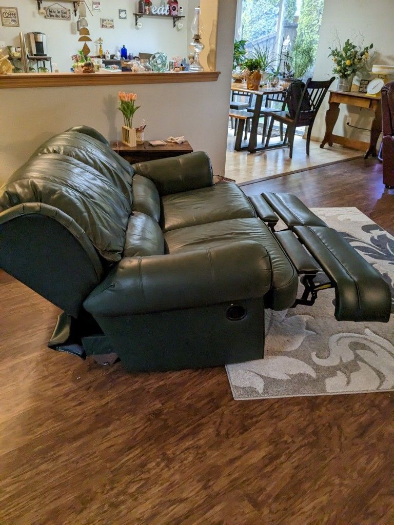 Lazy Boy Leather Double Recliner for Sale in Covington, WA OfferUp