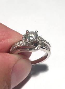 BEAUTIFUL 14k White Gold Diamond Ring approx ½ carat .50 Total
