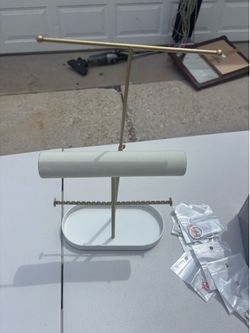 Jewelry holder