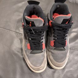 Nike Jordan 4 Infrared size 11. 