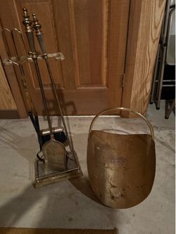 Fireplace tool set