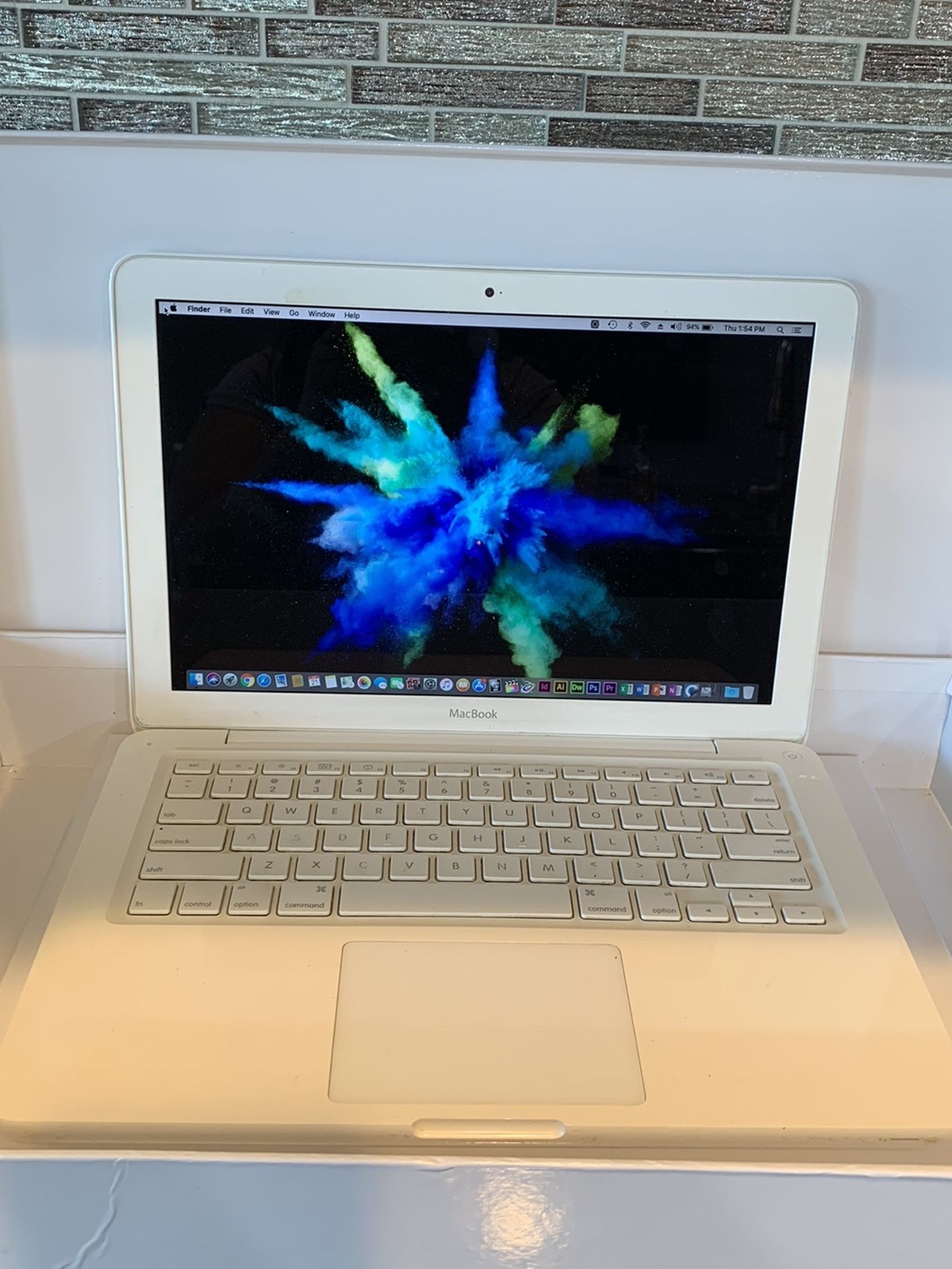 13” Apple MacBook Unibody Laptop with Webcam, macOS High Sierra and Microsoft Office