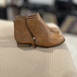 Girls Cat & Jack Ankle Boots 
