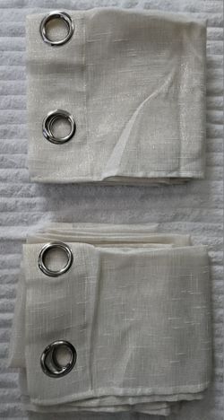 windows curtains