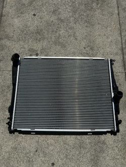 06-2013 BMW 128i 325xi 328i 330i Z4 Aluminum Radiator Automatic/Manual Transmission