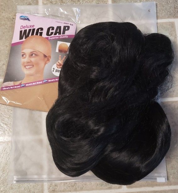 28 Inch Long Wavy Wig With Bangs ( Natural Black)