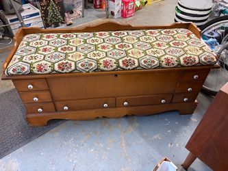 Lane Cedar chest-excellent condition