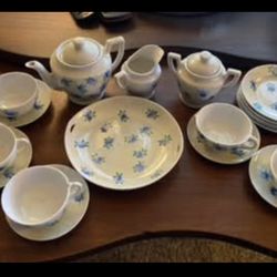 Adorable Vintage Child’s Porcelain Floral Blue and White Tea Set. Service for 5