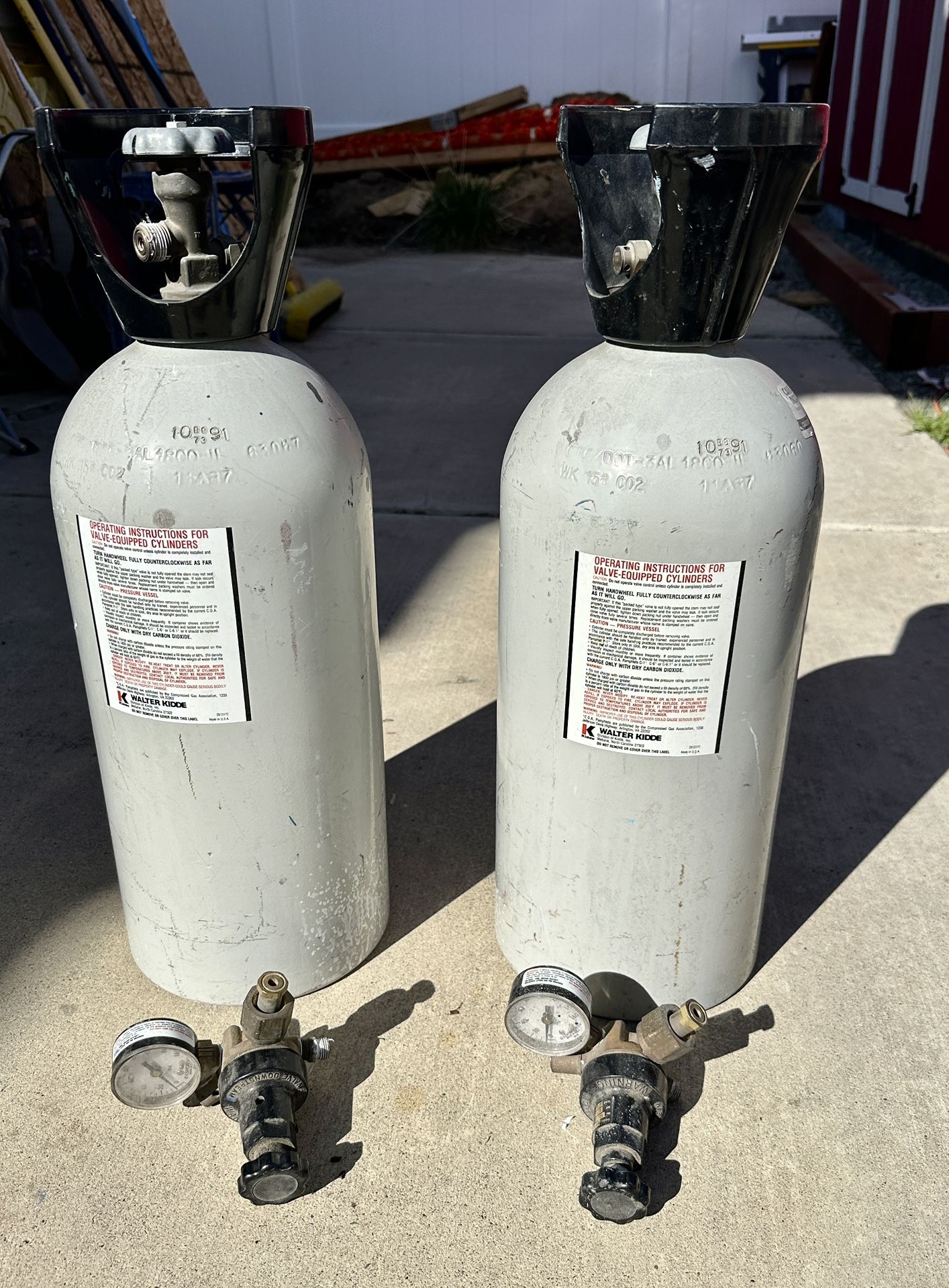 CO2 TANKS 15lb WITH REGULATORS 2 available - each $100