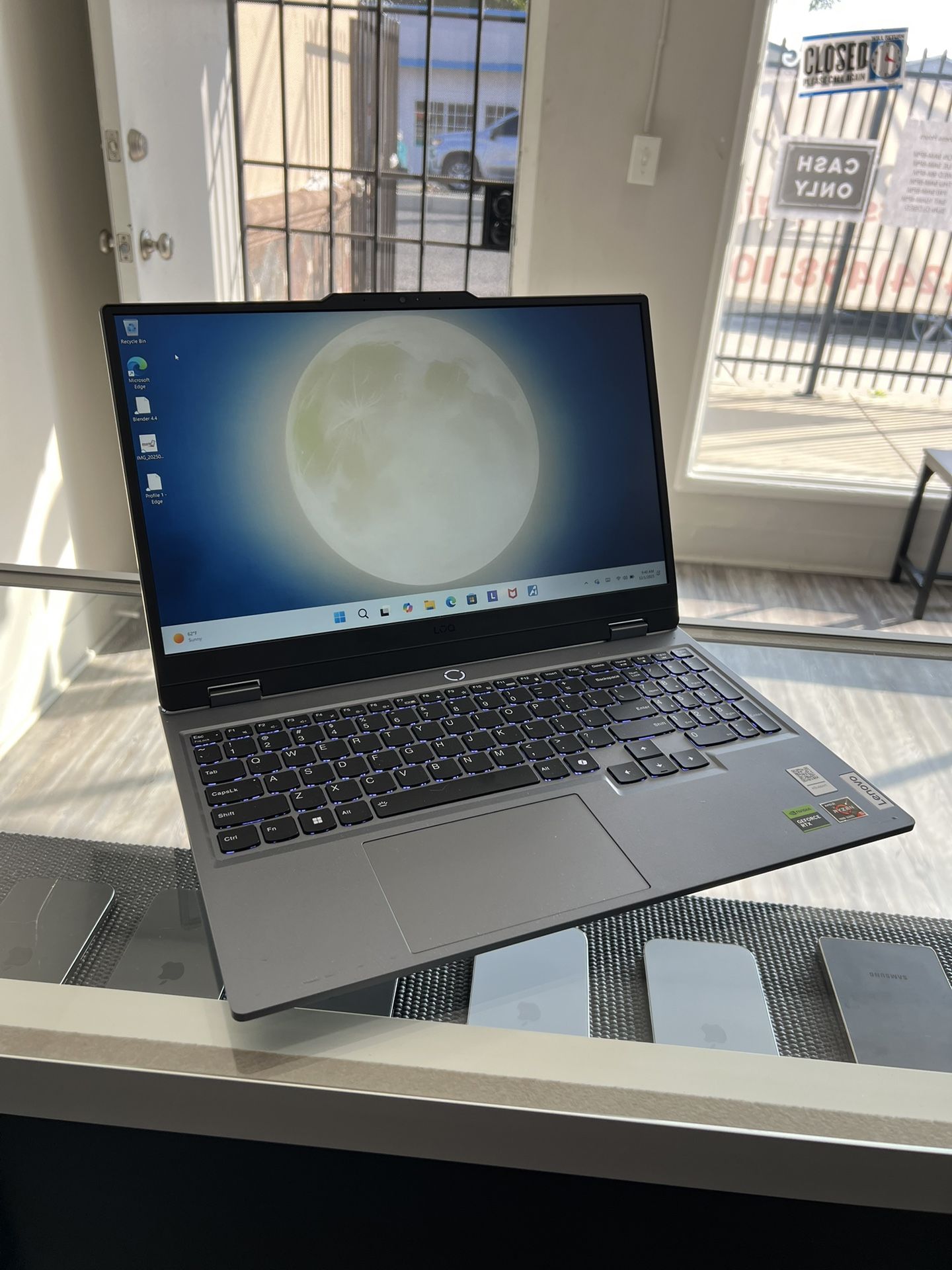 Lenovo LOQ Gaming Laptop 15.6" FHD (1920x1080) AMD Ryzen 5 7235HS, NVIDIA GeForce RTX 3050 6GB, 12GB RAM, 512GB SSD, Windows 11, Backlit Keyboard, Lun