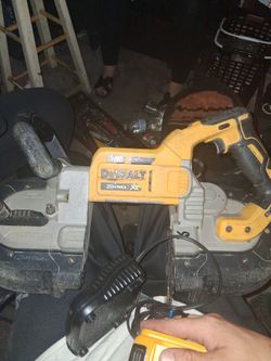Dewalt Bandsaw w/battery