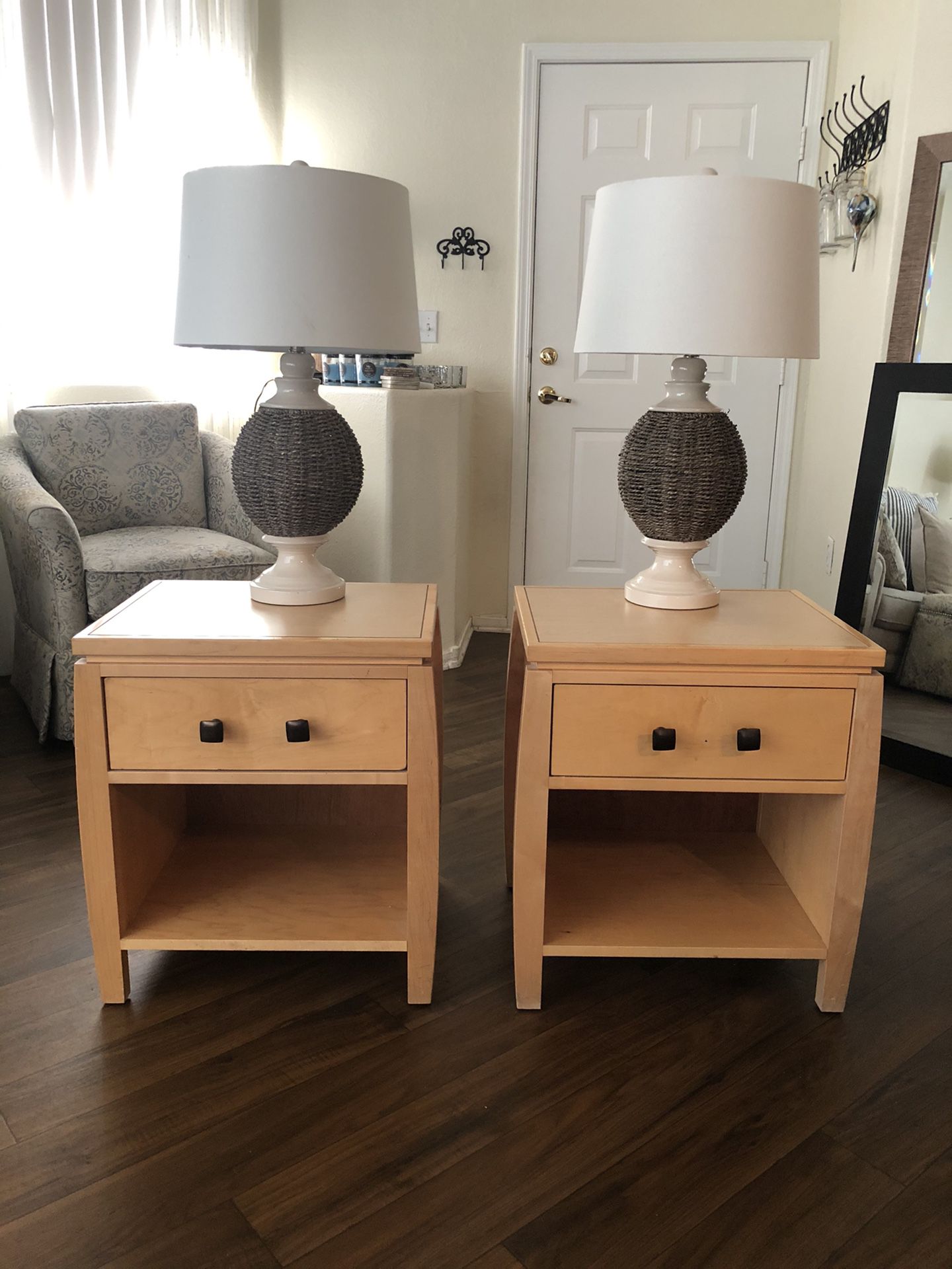 Two nightstands $20 for the set!