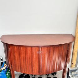 Antique Winery Cabinet (MUEBLE DE VINERO ANTIQUE)