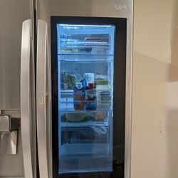 LG French Door Refrigerator with Instaview