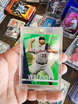 2017 Topps Finest Justin Verlander green refractor numbered 91/99.