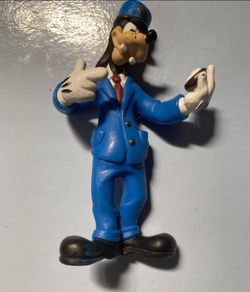 Disney goofy figurine