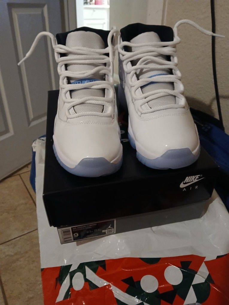 Legend Blue Retro 11s Size 9