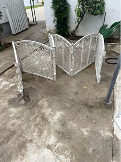 Gate
