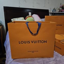 LOUIS VUITTON