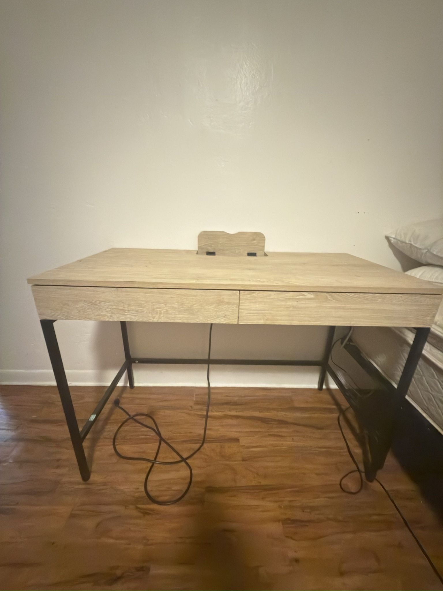 Computer Desk with built In USB ports