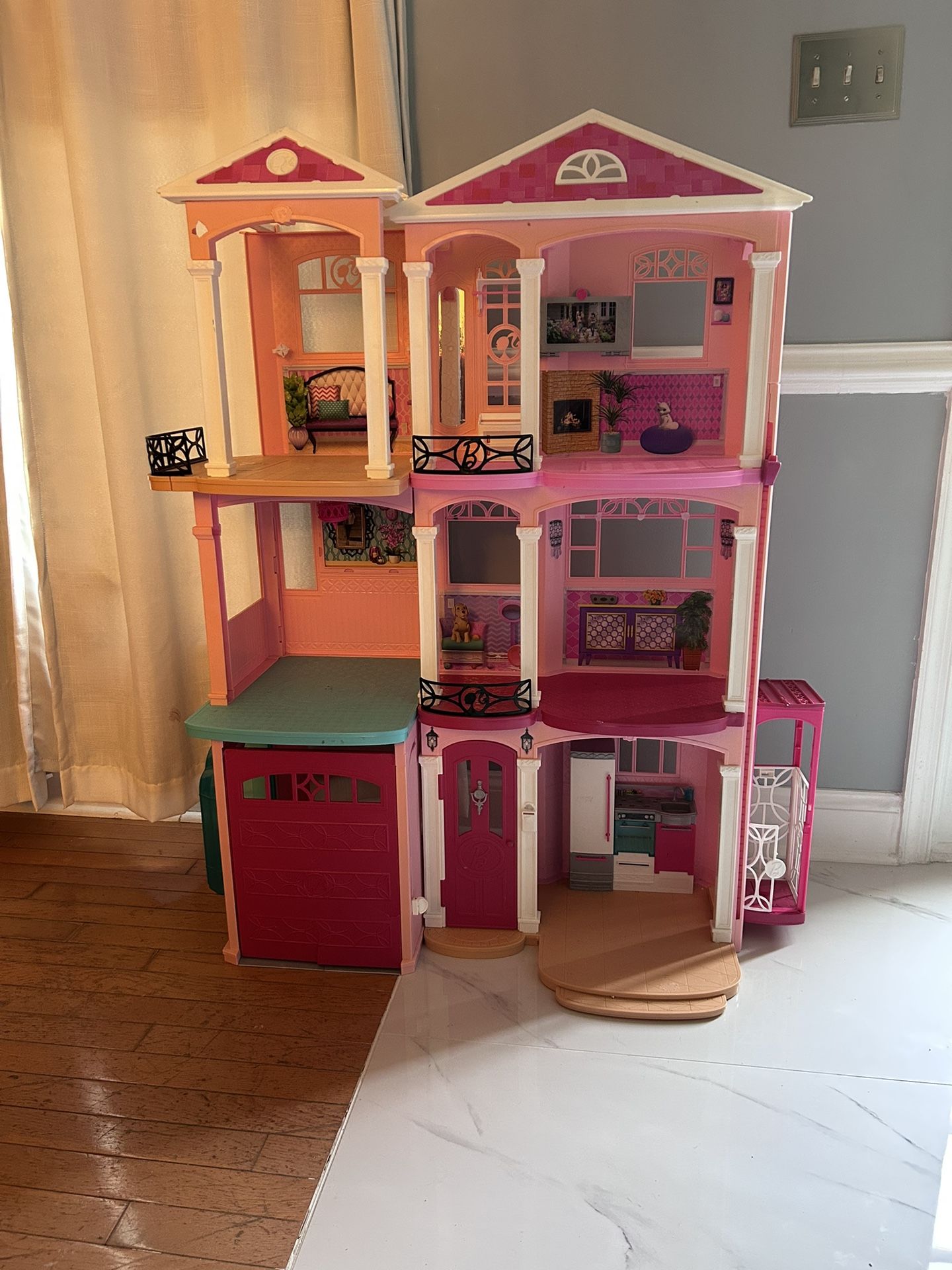 Barbie Dreamhouse Lot