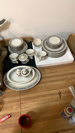 Noritake Ivory China Set For 8