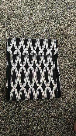 Black and White Patterned Zip Jewelry Pouch