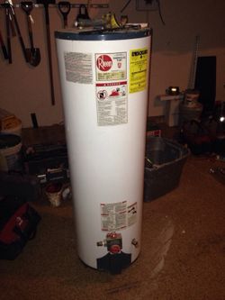 Rheem 21V40-38 gas water heater for Sale in San Antonio, TX - OfferUp