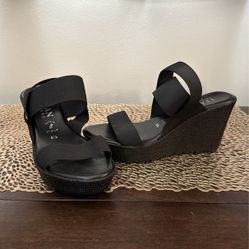 Black Wedge Heels 🖤 Size 8.5 