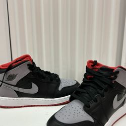 Jordan - 1s Mid 