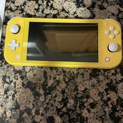 Nintendo Switch Lite Yellow