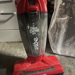DIRT DEVIL VACCUM