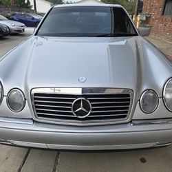 1998 Mercedes Benz E320 
