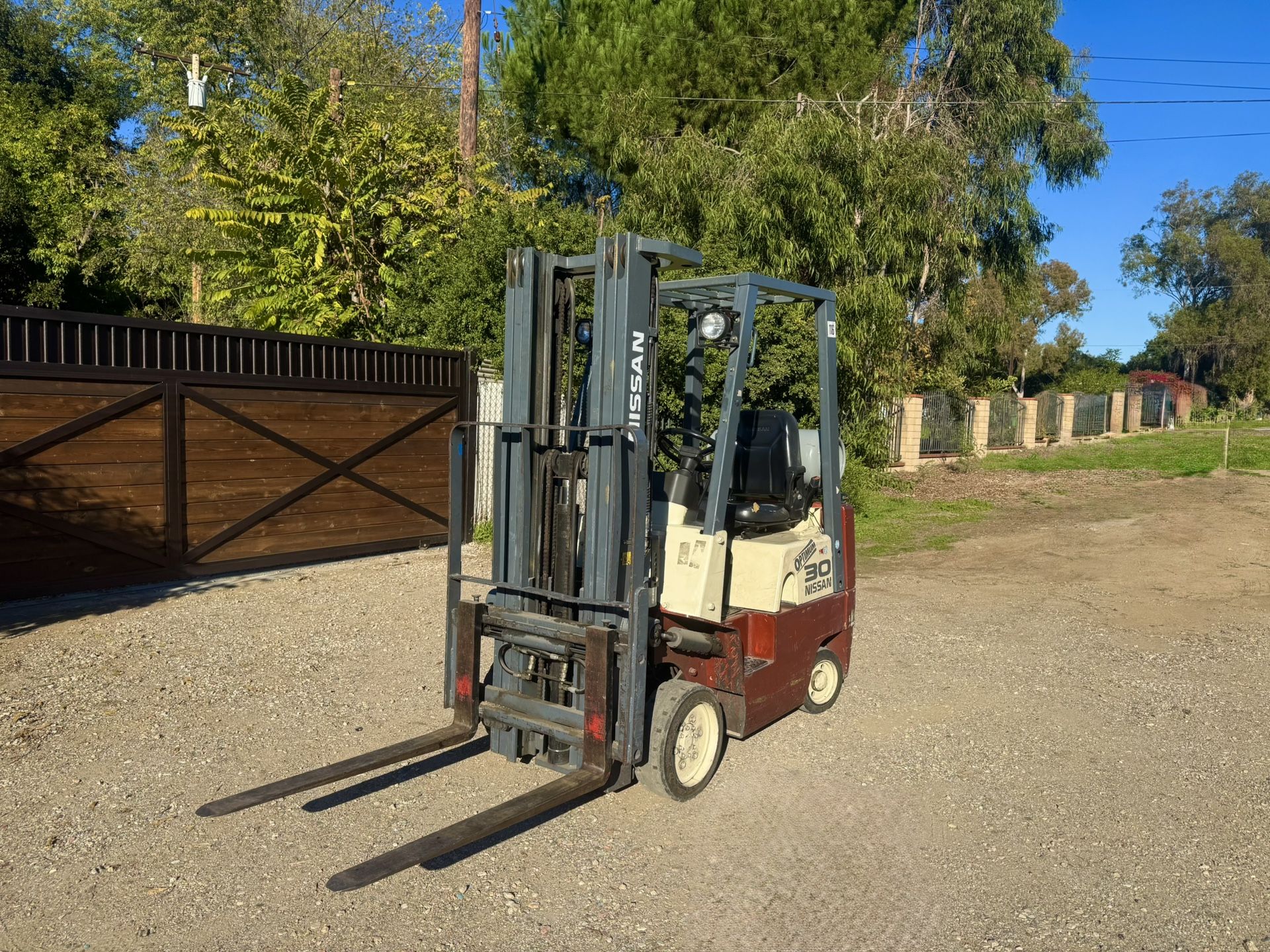 3 STAGE MASS 2002 Nissan Variation Forklift