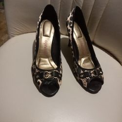 Leopard And gold Size11 M Worn Only One Time 3 " Heels No Secretary job in Office anymore so Iam Letting go. Price drop