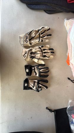 Baseball Gloves Small And Medium